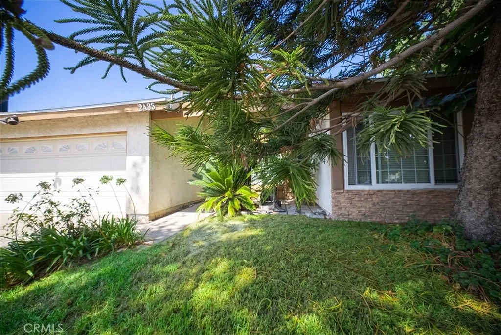 2433 Medina Avenue, Simi Valley, California 93063 home-pic-2