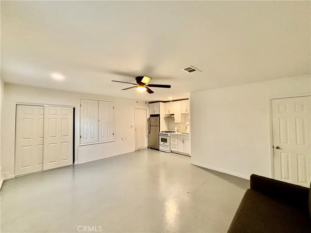 2433 Medina Avenue, Simi Valley, California 93063 home-pic-3