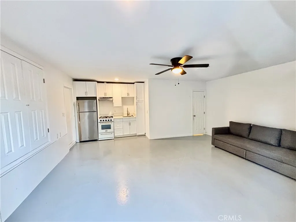 2433 Medina Avenue, Simi Valley, California 93063 home-pic-6