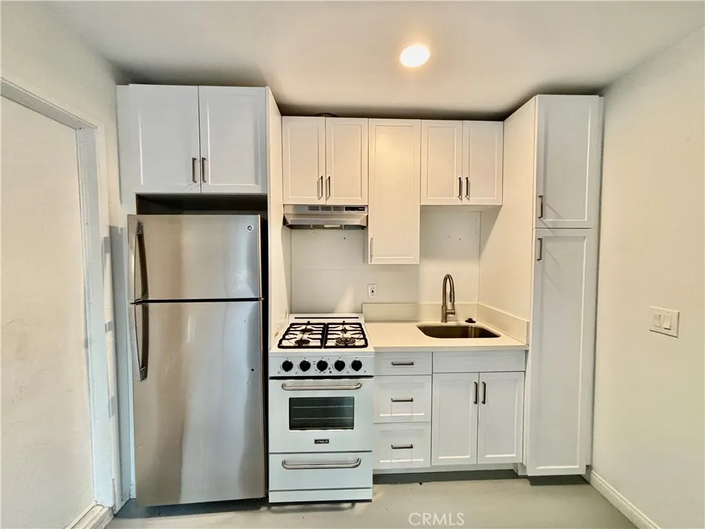 2433 Medina Avenue, Simi Valley, California 93063 home-pic-7