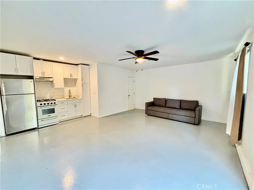 2433 Medina Avenue, Simi Valley, California 93063 home-pic-5