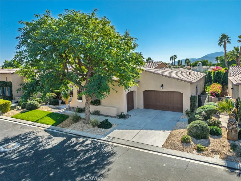 81805 Contento, La Quinta, California 92253 home-pic-1