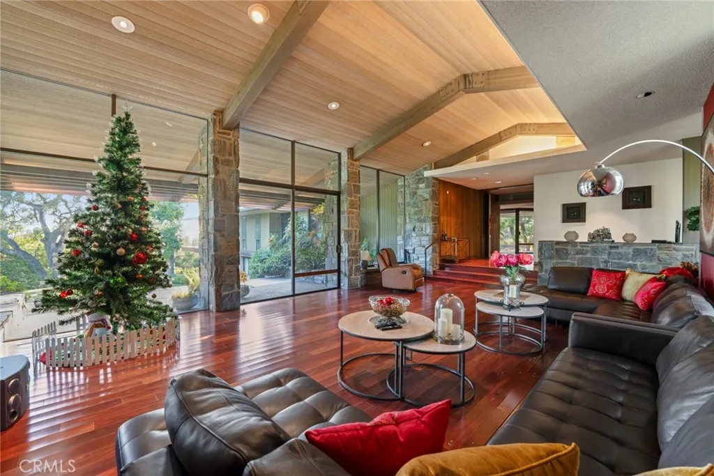 1458 Hillcrest, Pasadena, California 91106 home-pic-42