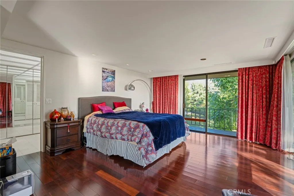 1458 Hillcrest, Pasadena, California 91106 home-pic-49
