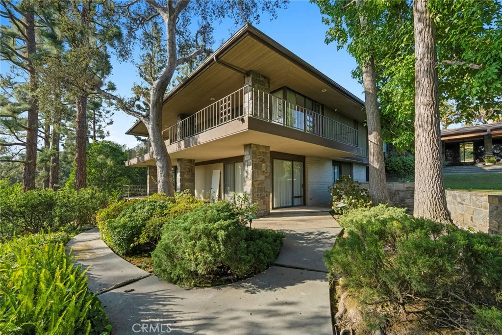 1458 Hillcrest, Pasadena, California 91106 home-pic-14