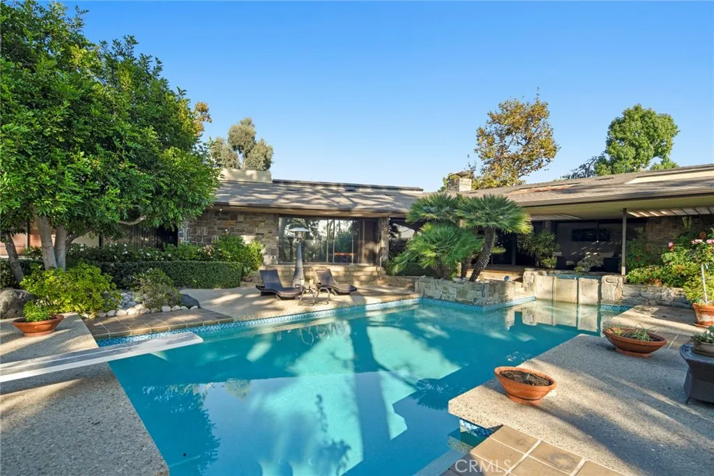 1458 Hillcrest, Pasadena, California 91106 home-pic-8