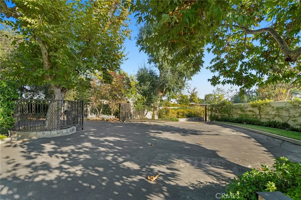 1458 Hillcrest, Pasadena, California 91106 home-pic-1