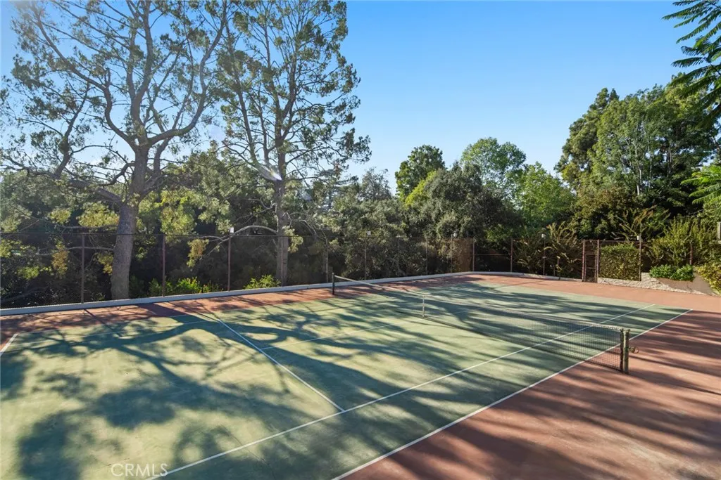 1458 Hillcrest, Pasadena, California 91106 home-pic-5