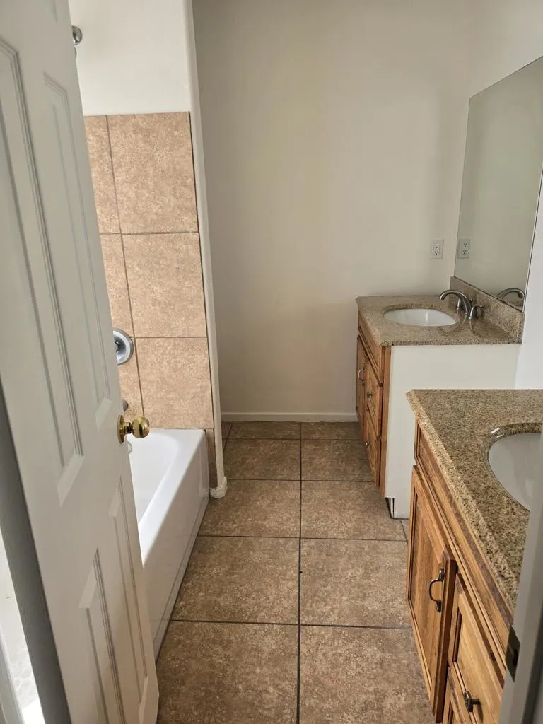 13902 El Cajon Drive, Desert Hot Springs, California 92240 home-pic-15