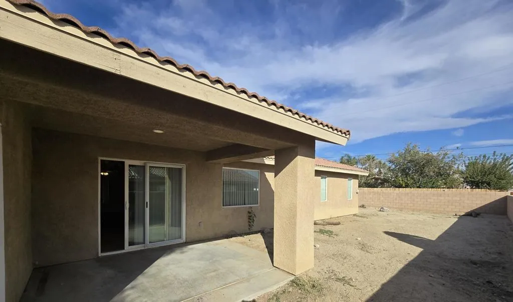 13902 El Cajon Drive, Desert Hot Springs, California 92240 home-pic-17