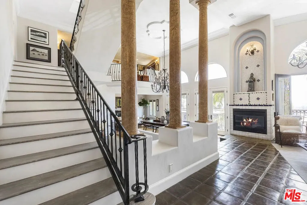 6383 Quebec Drive, Los Angeles, California 90068 home-pic-11