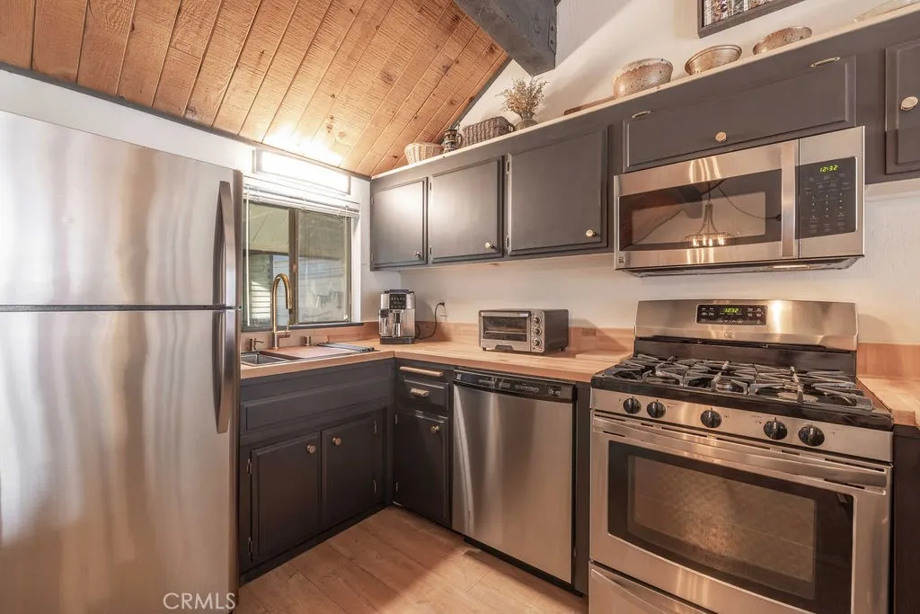 41935 Switzerland Drive 89, Big Bear Lake, California 92315 home-pic-8