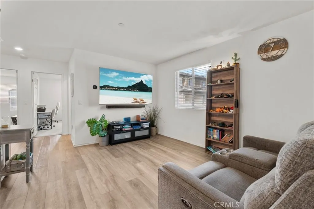 7155 Citrus Avenue 426, Fontana, California 92336 home-pic-15