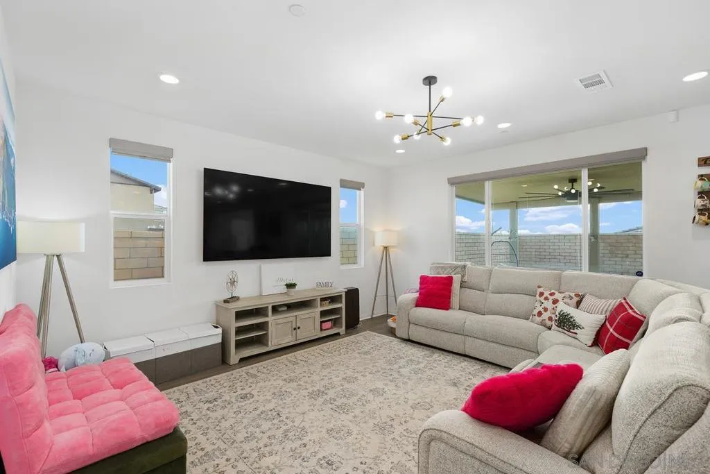 30407 Freeman Drive, Menifee, California 92584 home-pic-4