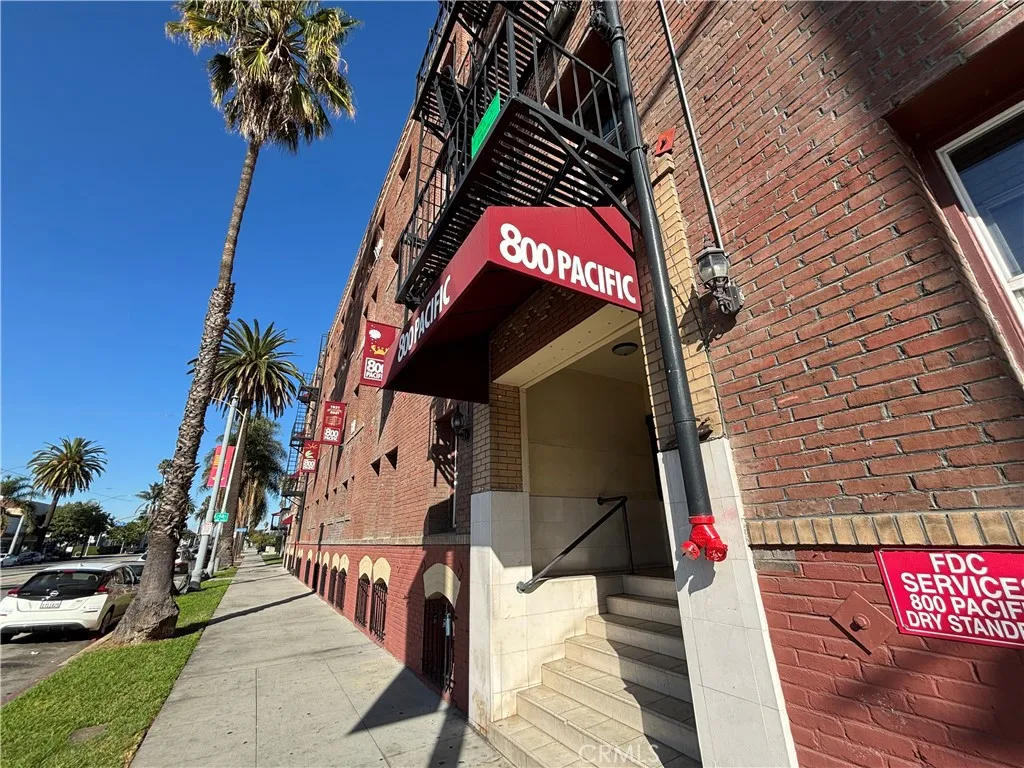 800 Pacific Avenue 300, Long Beach, California 90813 home-pic-4