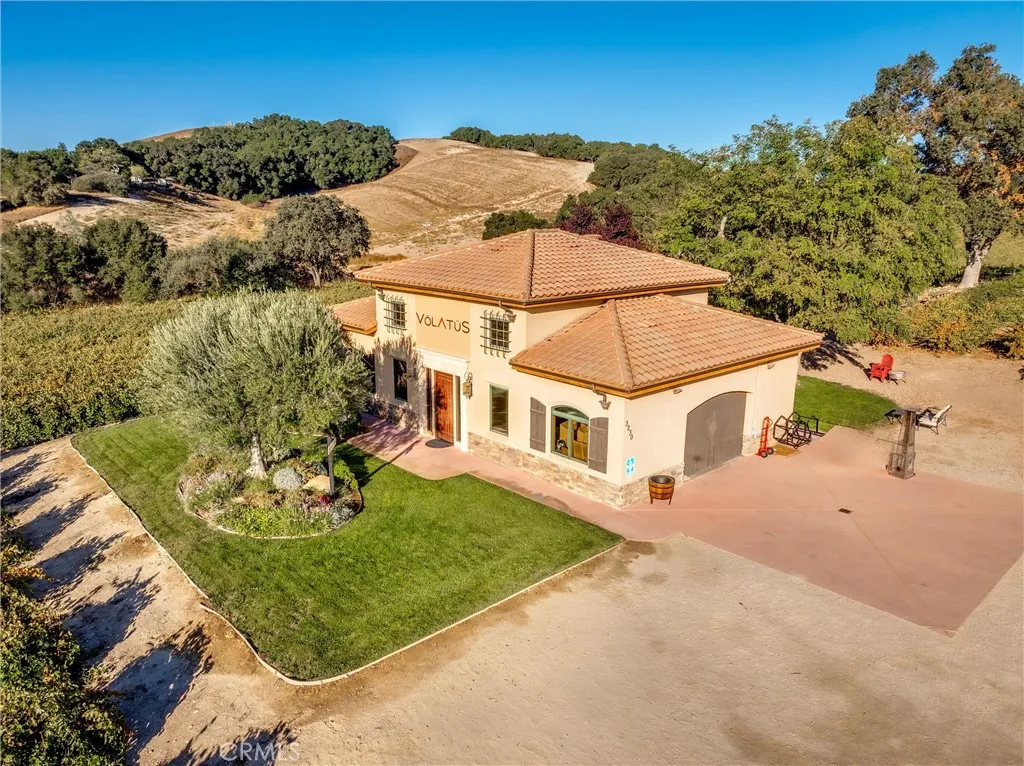 Tasting room aerial.