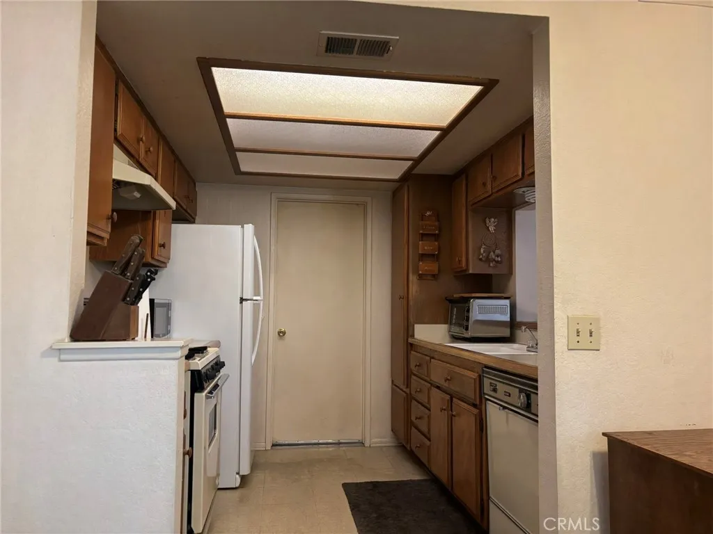 15809 Fallen Leaf, La Puente, California 91744 home-pic-7