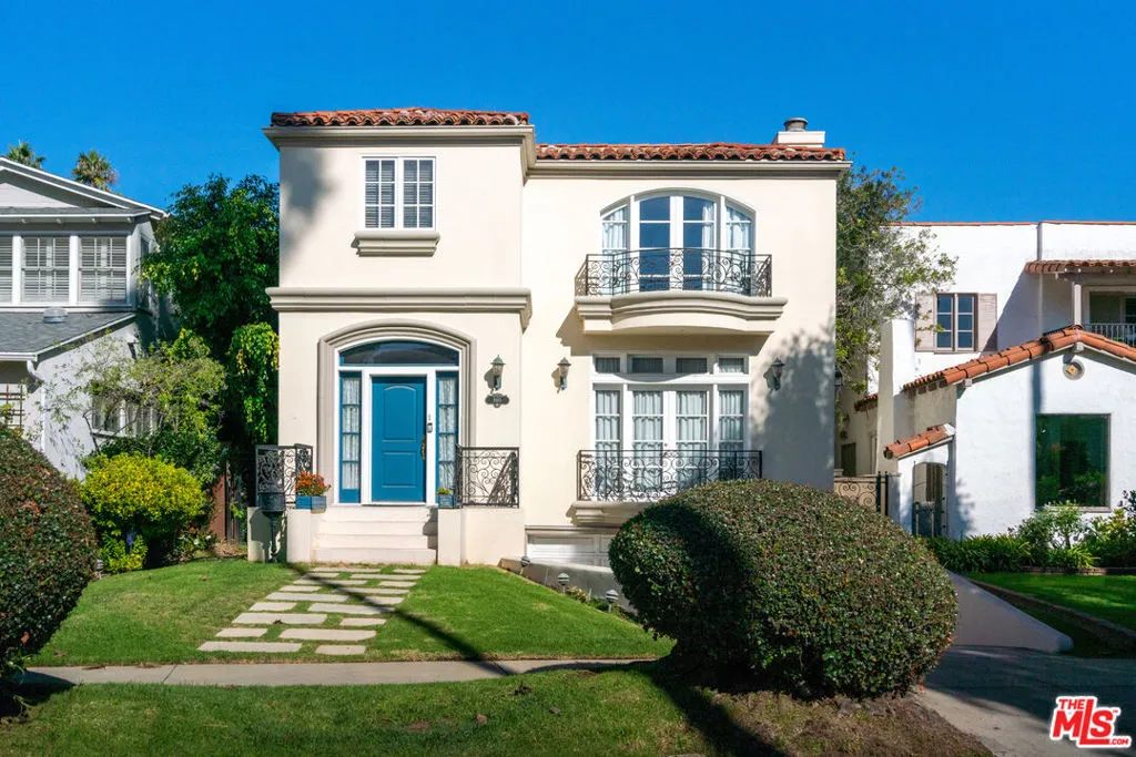 860 Wellesley Avenue, Los Angeles, California 90049 home-pic-0