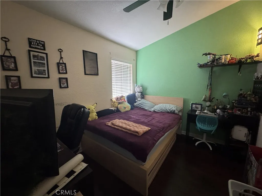 3072 Lynwood, Highland, California 92346 home-pic-43