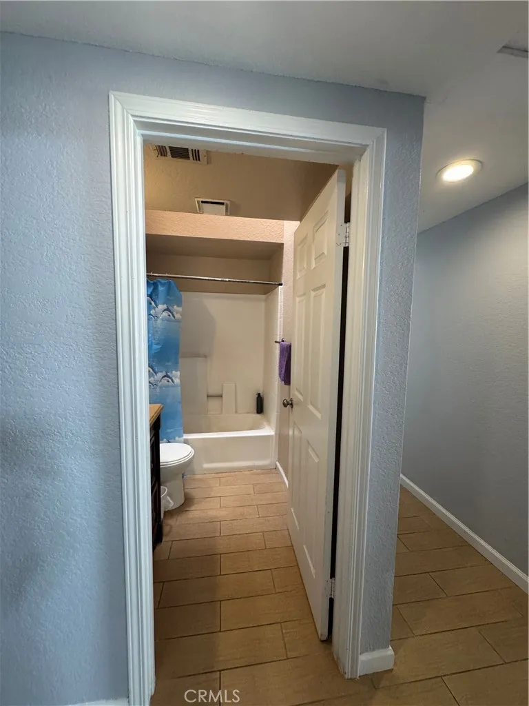 3072 Lynwood, Highland, California 92346 home-pic-45