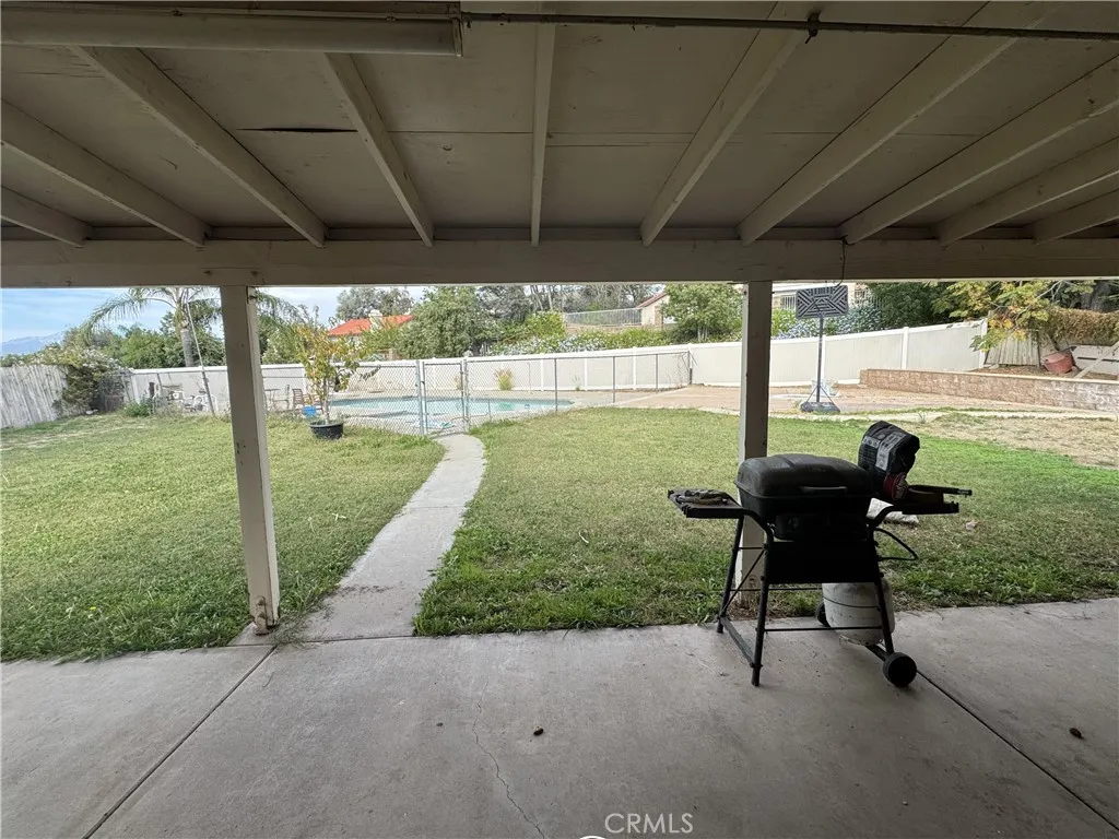 3072 Lynwood, Highland, California 92346 home-pic-50