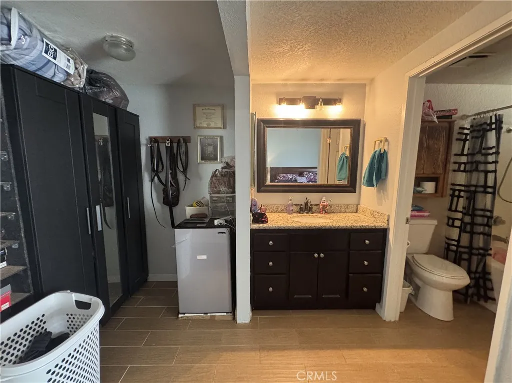 3072 Lynwood, Highland, California 92346 home-pic-22