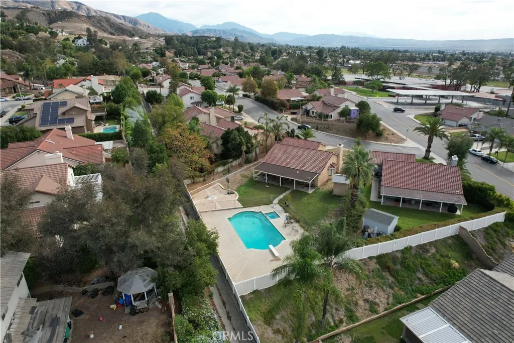 3072 Lynwood, Highland, California 92346 home-pic-60