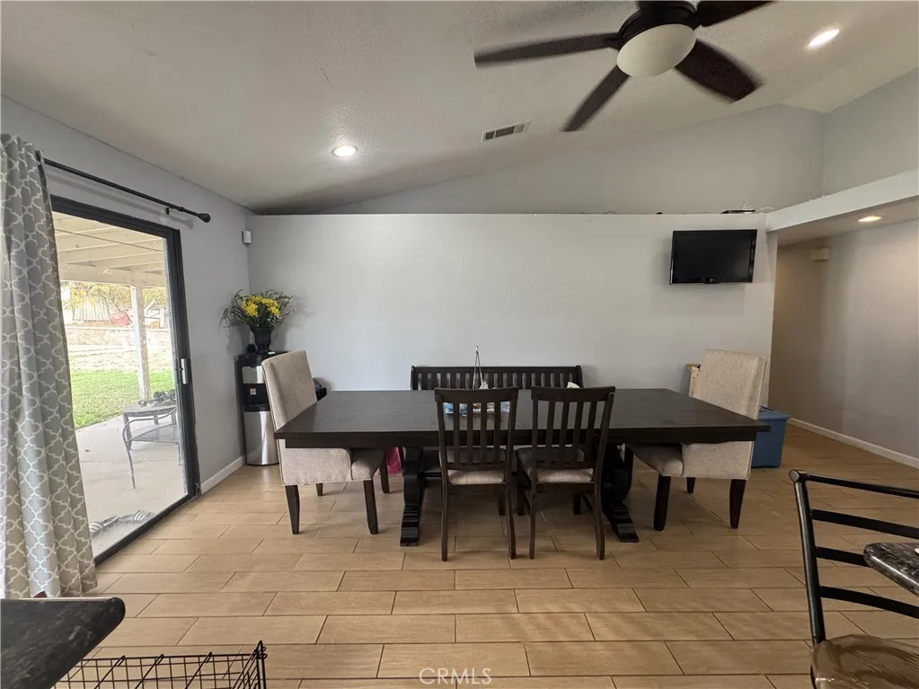 3072 Lynwood, Highland, California 92346 home-pic-14