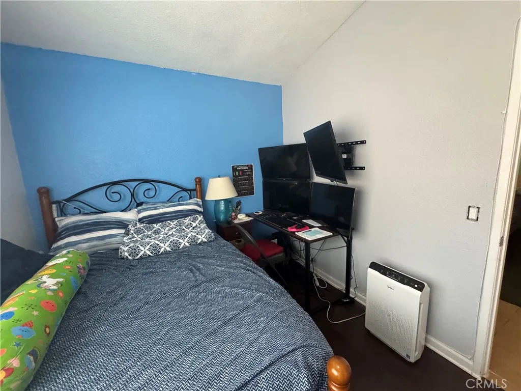 3072 Lynwood, Highland, California 92346 home-pic-33