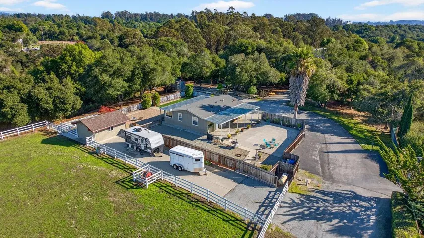 3485 Stable Lane, Santa Cruz, California 95065