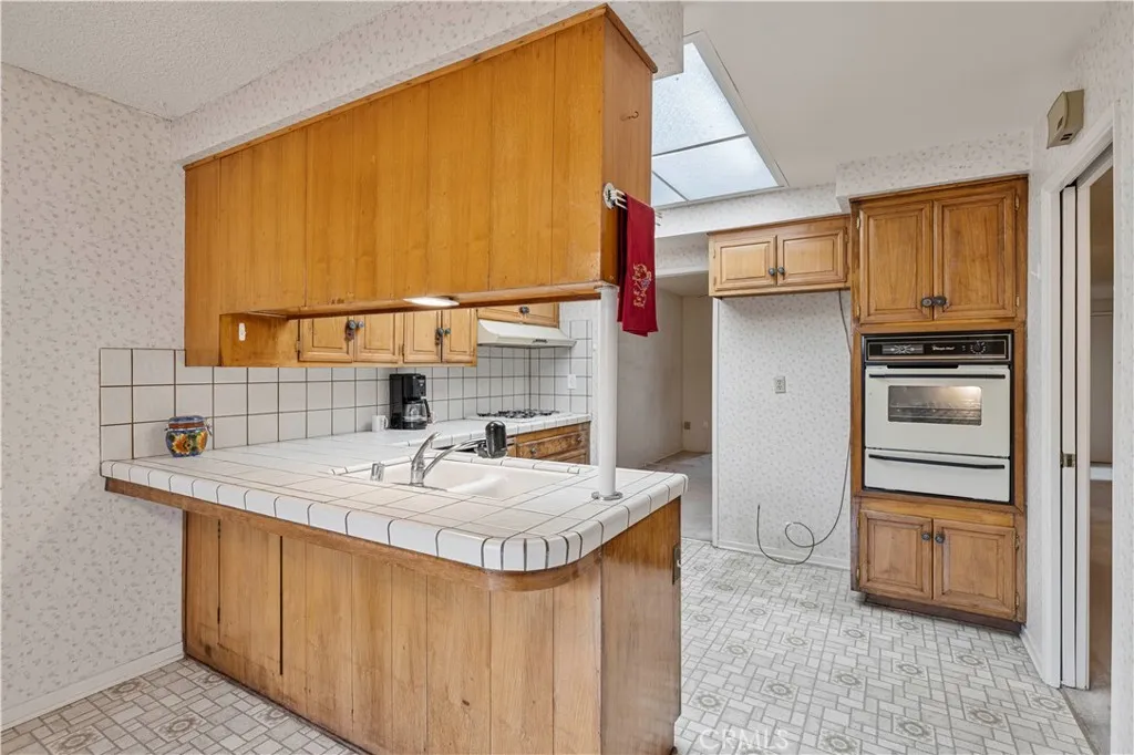 26838 -c Avenue Of The Oaks C, Newhall, California 91321 home-pic-5