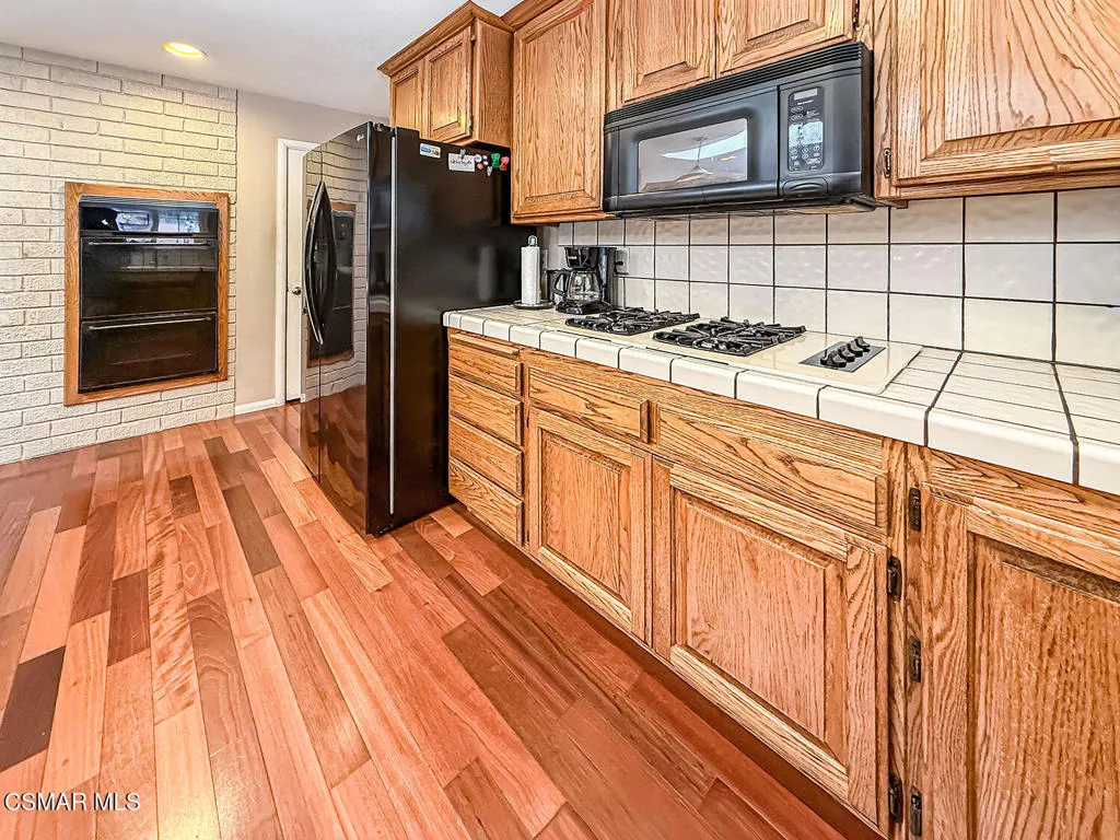 166 Whitworth Street, Thousand Oaks, California 91360 home-pic-9