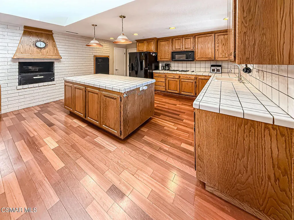 166 Whitworth Street, Thousand Oaks, California 91360 home-pic-7