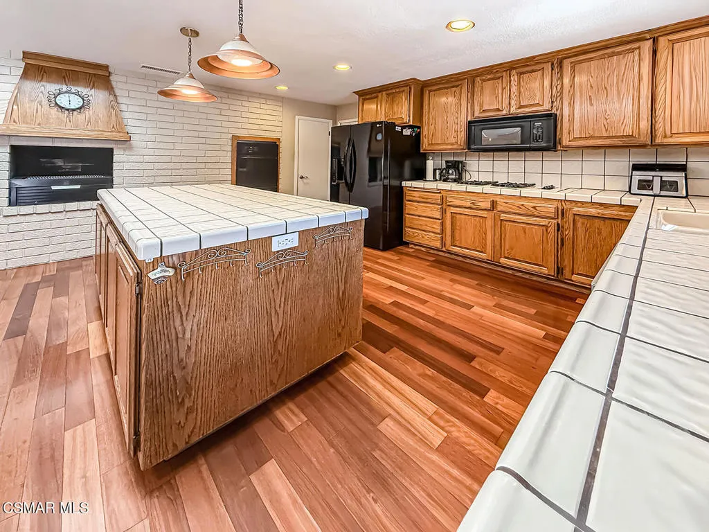 166 Whitworth Street, Thousand Oaks, California 91360 home-pic-8