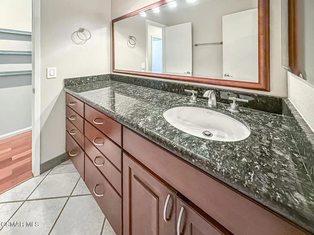 166 Whitworth Street, Thousand Oaks, California 91360 home-pic-22
