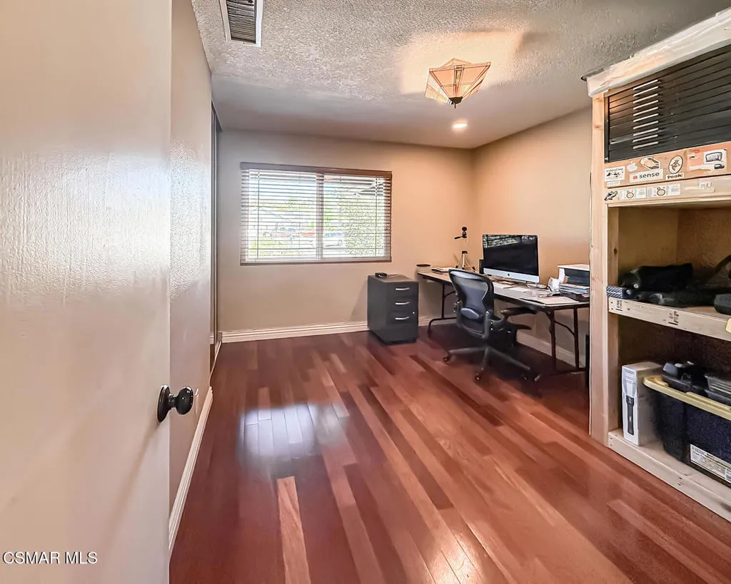 166 Whitworth Street, Thousand Oaks, California 91360 home-pic-11