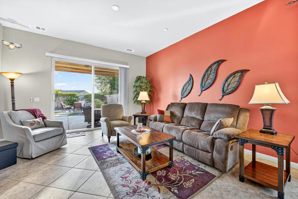 81581 Avenida Viesca, Indio, California 92203 home-pic-8