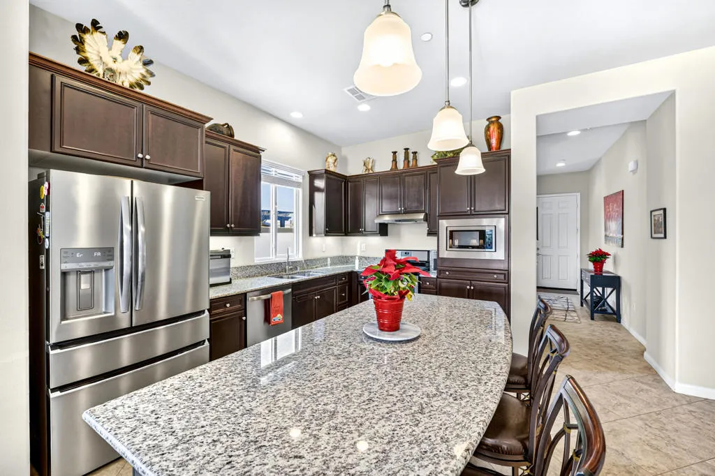 81581 Avenida Viesca, Indio, California 92203 home-pic-3