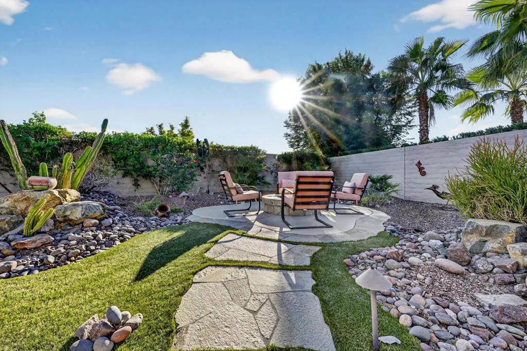 81581 Avenida Viesca, Indio, California 92203 home-pic-33