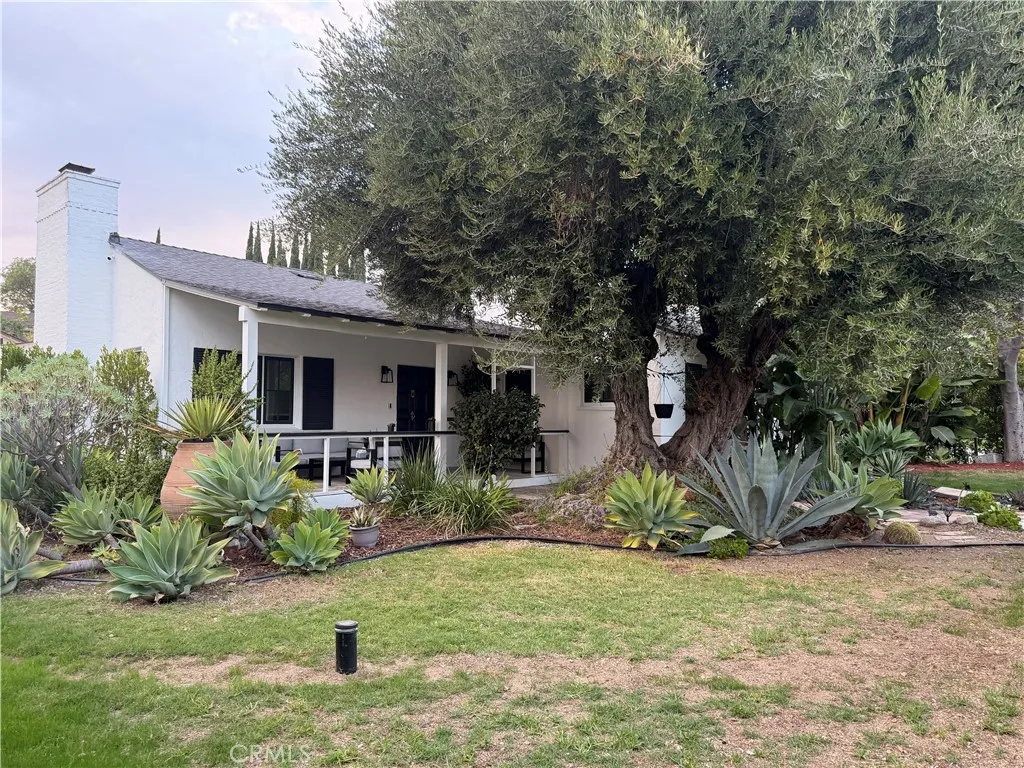 1431 Montgomery, Glendale, California 91202 home-pic-1