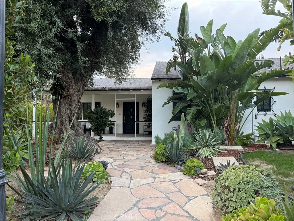 1431 Montgomery, Glendale, California 91202 home-pic-0
