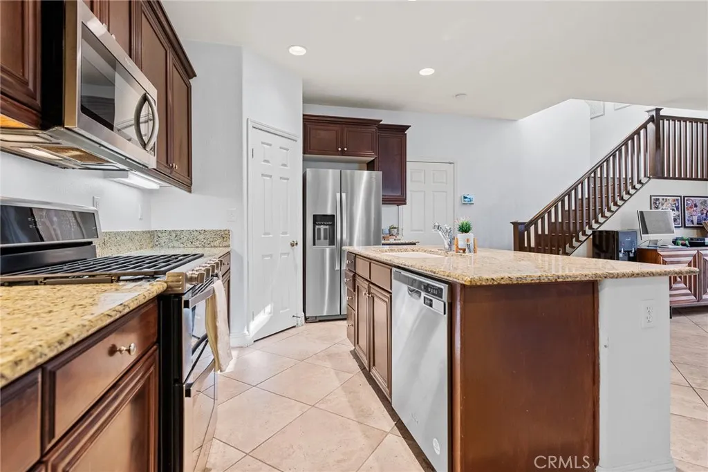 1749 Catania, Riverside, California 92507 home-pic-11