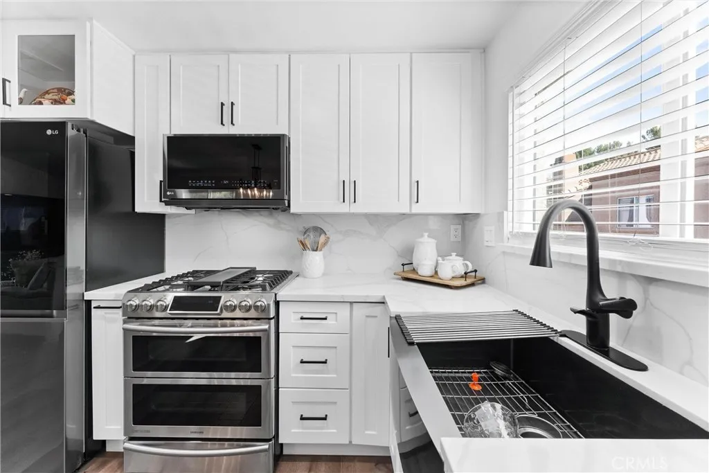 14748 Moon Crest Ln E, Chino Hills, California 91709 home-pic-20