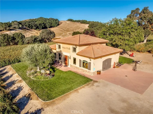 Tasting room aerial.