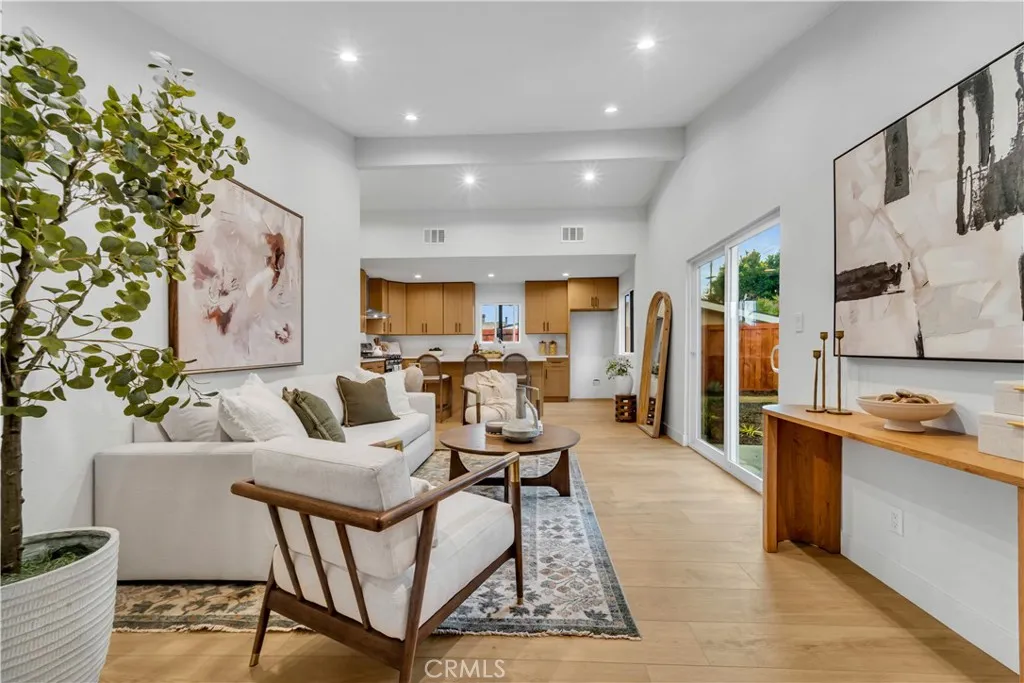 13247 Tripoli Avenue, Sylmar, California 91342 home-pic-2
