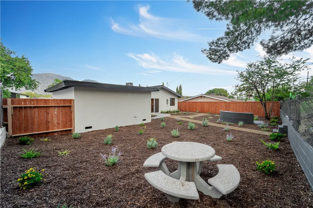 13247 Tripoli Avenue, Sylmar, California 91342 home-pic-12