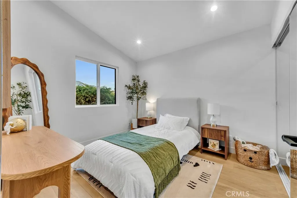 13247 Tripoli Avenue, Sylmar, California 91342 home-pic-8