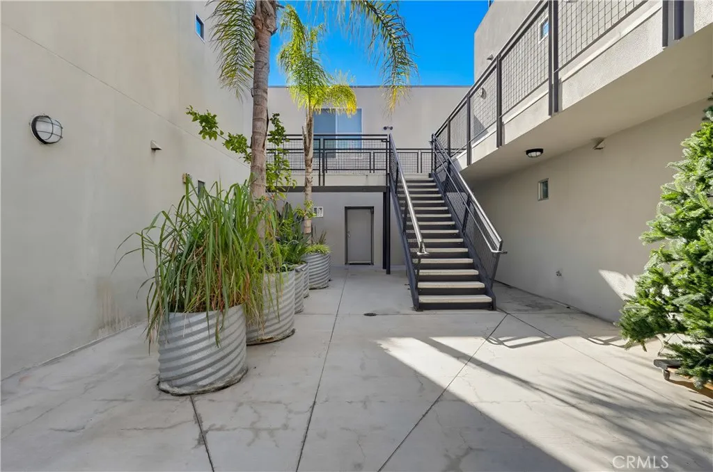 834 E 4th Street 29, Long Beach, California 90802 home-pic-30