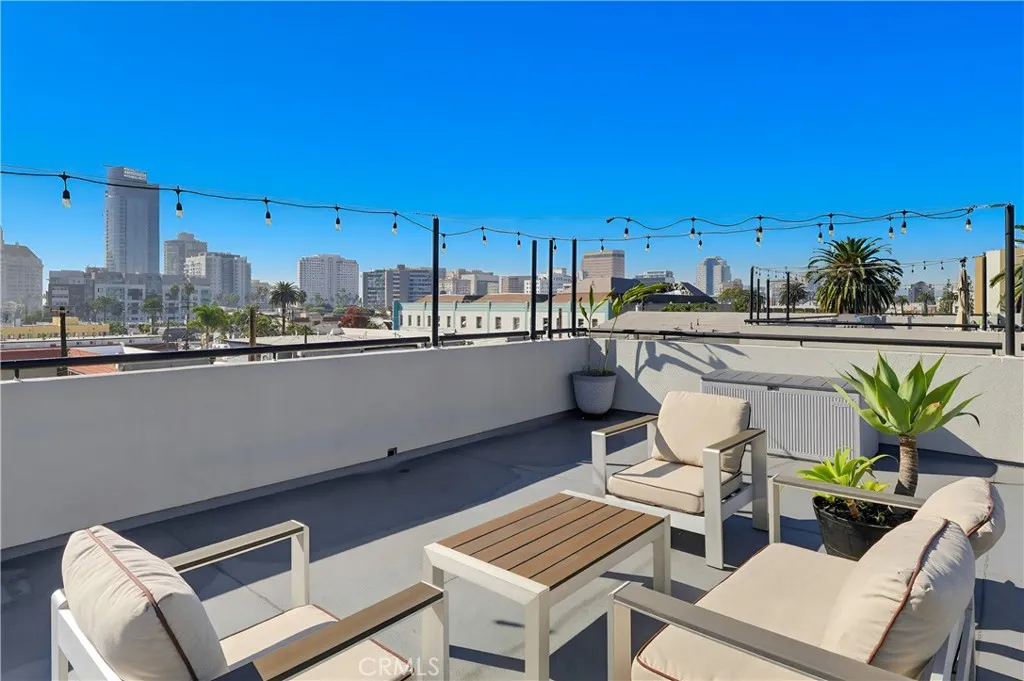 834 E 4th Street 29, Long Beach, California 90802 home-pic-64
