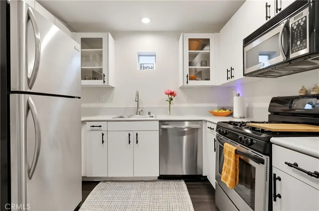 834 E 4th Street 29, Long Beach, California 90802 home-pic-10
